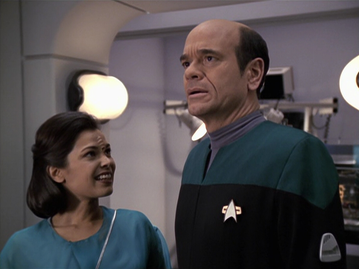 extant_StarTrek_VOY_6x13-Virtuoso_02797.jpg