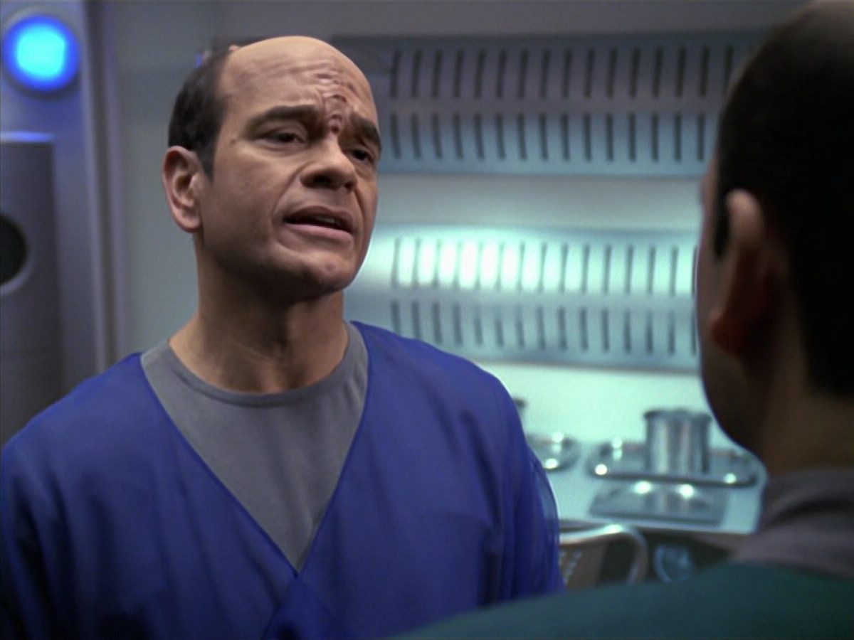 extant_StarTrek_VOY_6x13-Virtuoso_02829.jpg