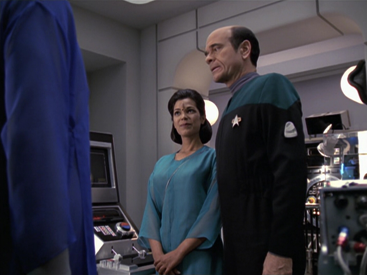 extant_StarTrek_VOY_6x13-Virtuoso_02837.jpg