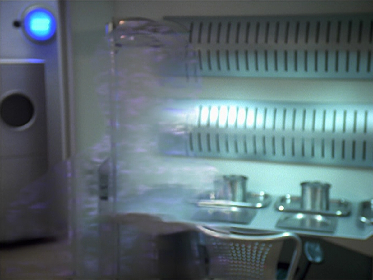 extant_StarTrek_VOY_6x13-Virtuoso_02842.jpg