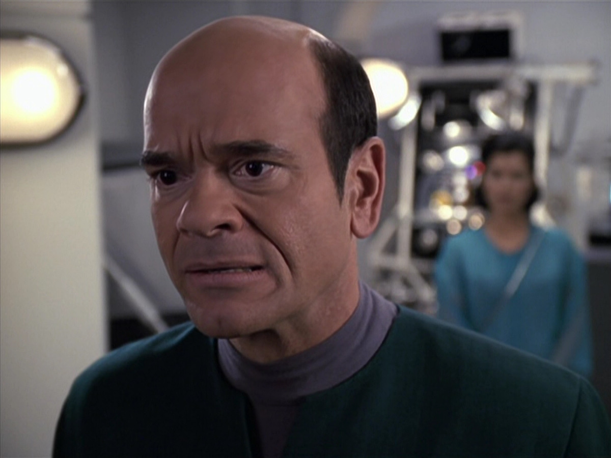 extant_StarTrek_VOY_6x13-Virtuoso_02868.jpg