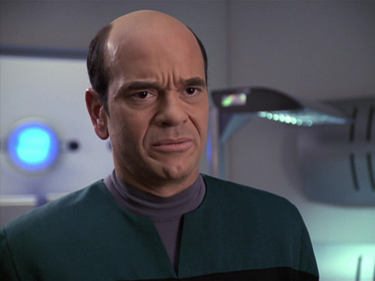 extant_StarTrek_VOY_6x13-Virtuoso_02913.jpg