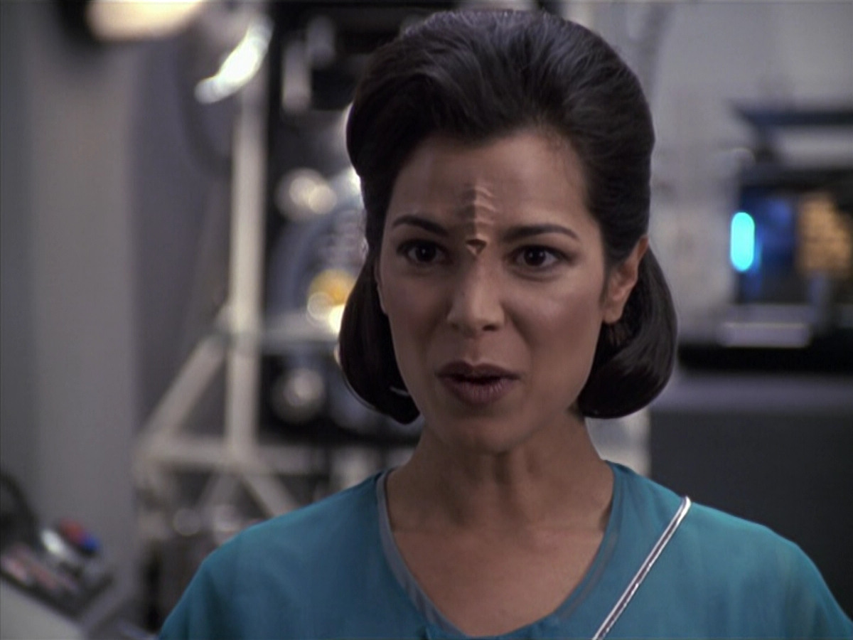 extant_StarTrek_VOY_6x13-Virtuoso_02921.jpg