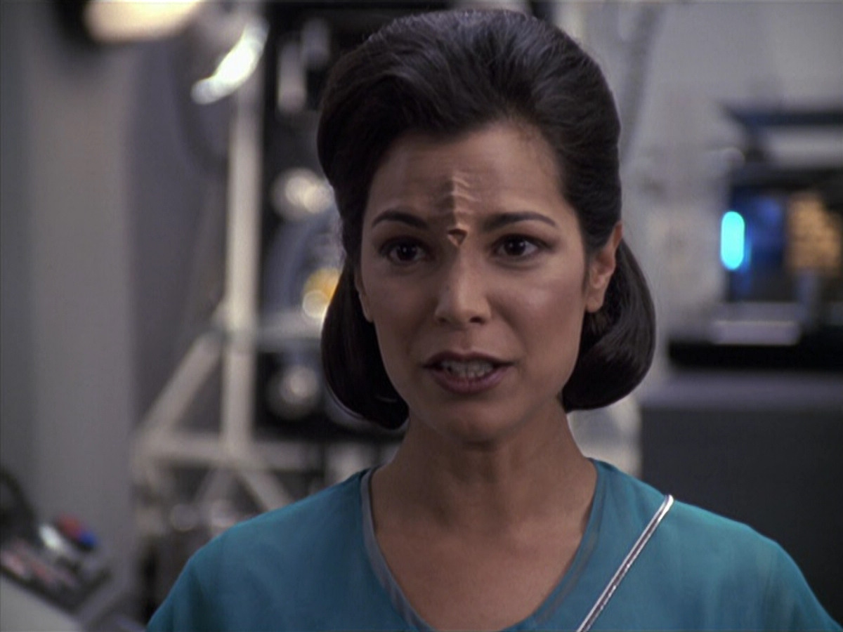 extant_StarTrek_VOY_6x13-Virtuoso_02924.jpg