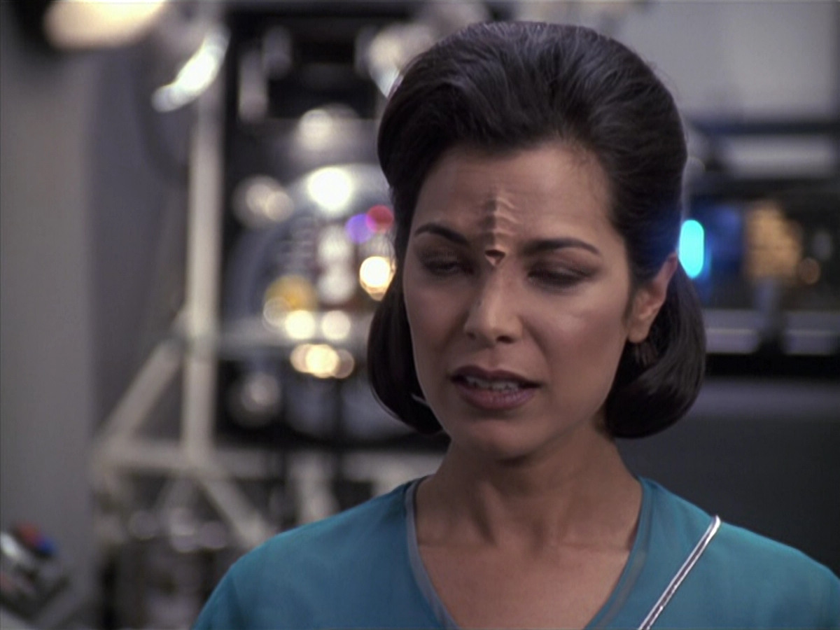 extant_StarTrek_VOY_6x13-Virtuoso_02932.jpg