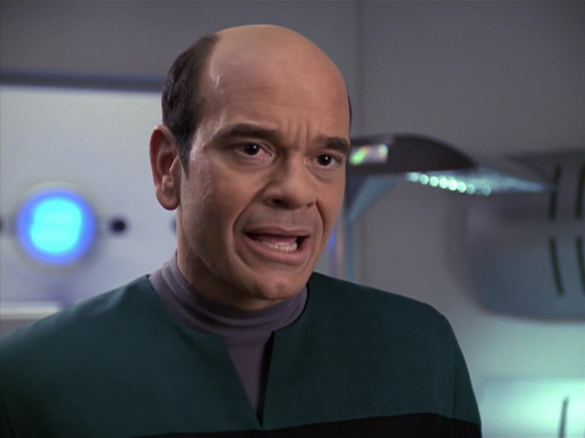 extant_StarTrek_VOY_6x13-Virtuoso_02935.jpg