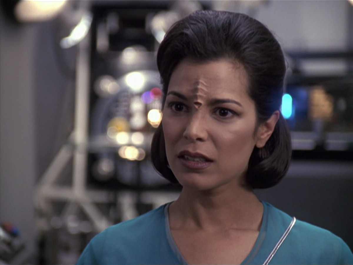 extant_StarTrek_VOY_6x13-Virtuoso_02940.jpg