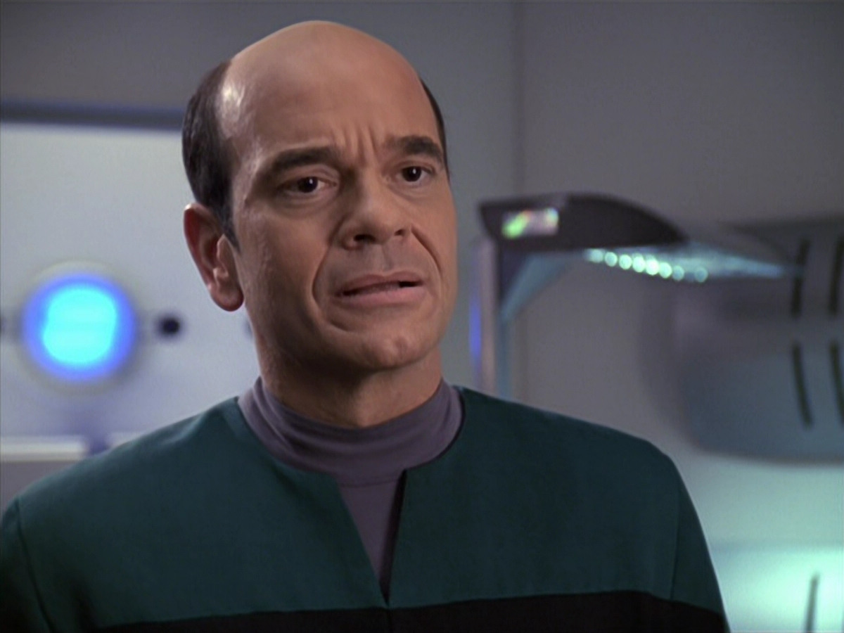 extant_StarTrek_VOY_6x13-Virtuoso_02951.jpg
