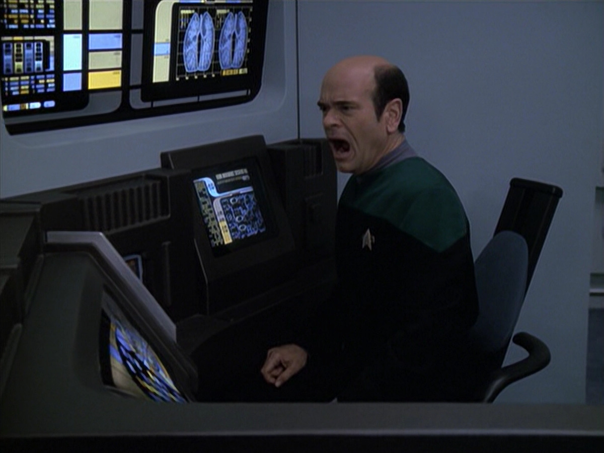 extant_StarTrek_VOY_6x13-Virtuoso_02978.jpg