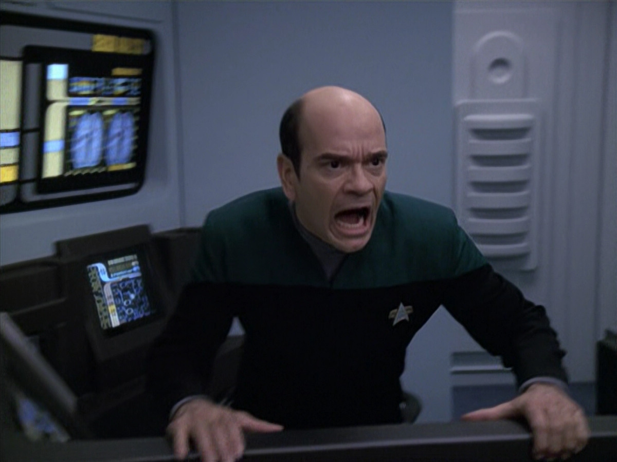 extant_StarTrek_VOY_6x13-Virtuoso_02988.jpg
