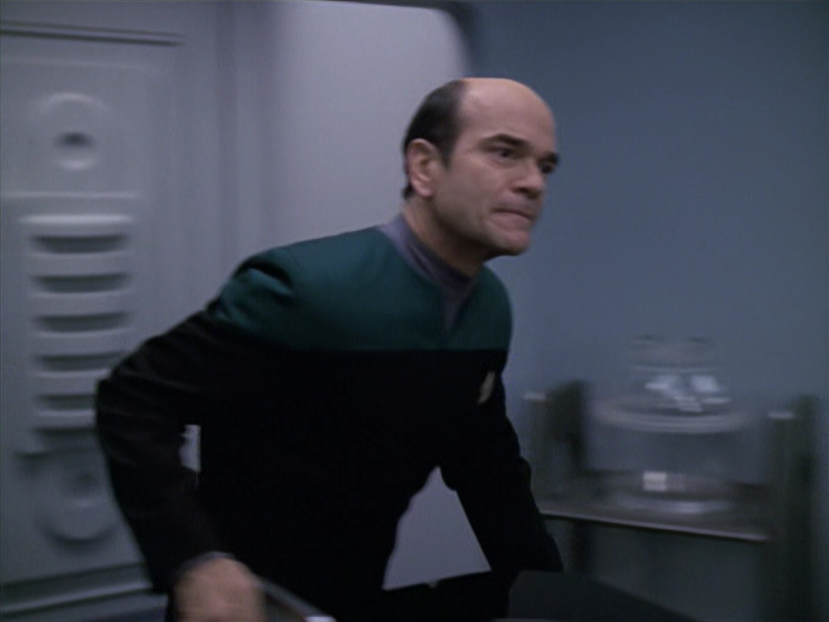 extant_StarTrek_VOY_6x13-Virtuoso_03001.jpg