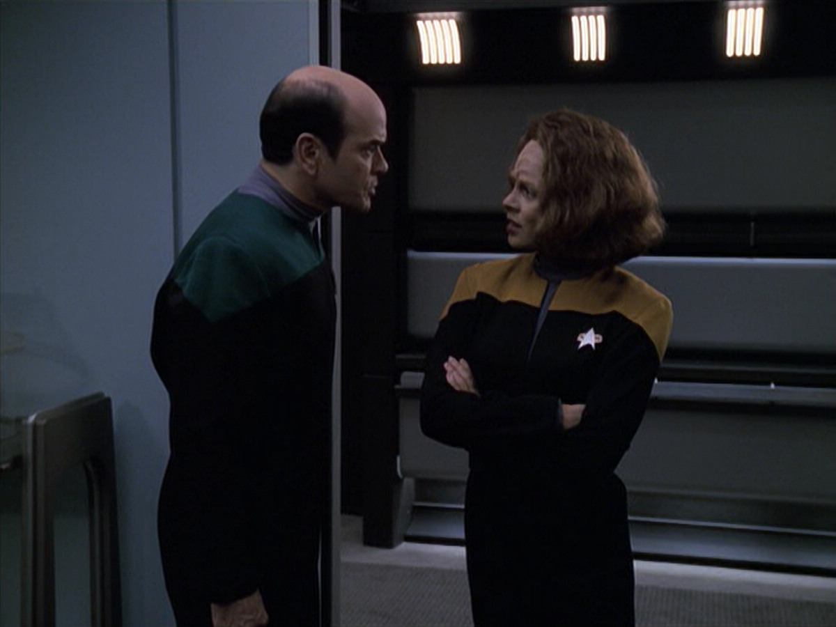 extant_StarTrek_VOY_6x13-Virtuoso_03008.jpg