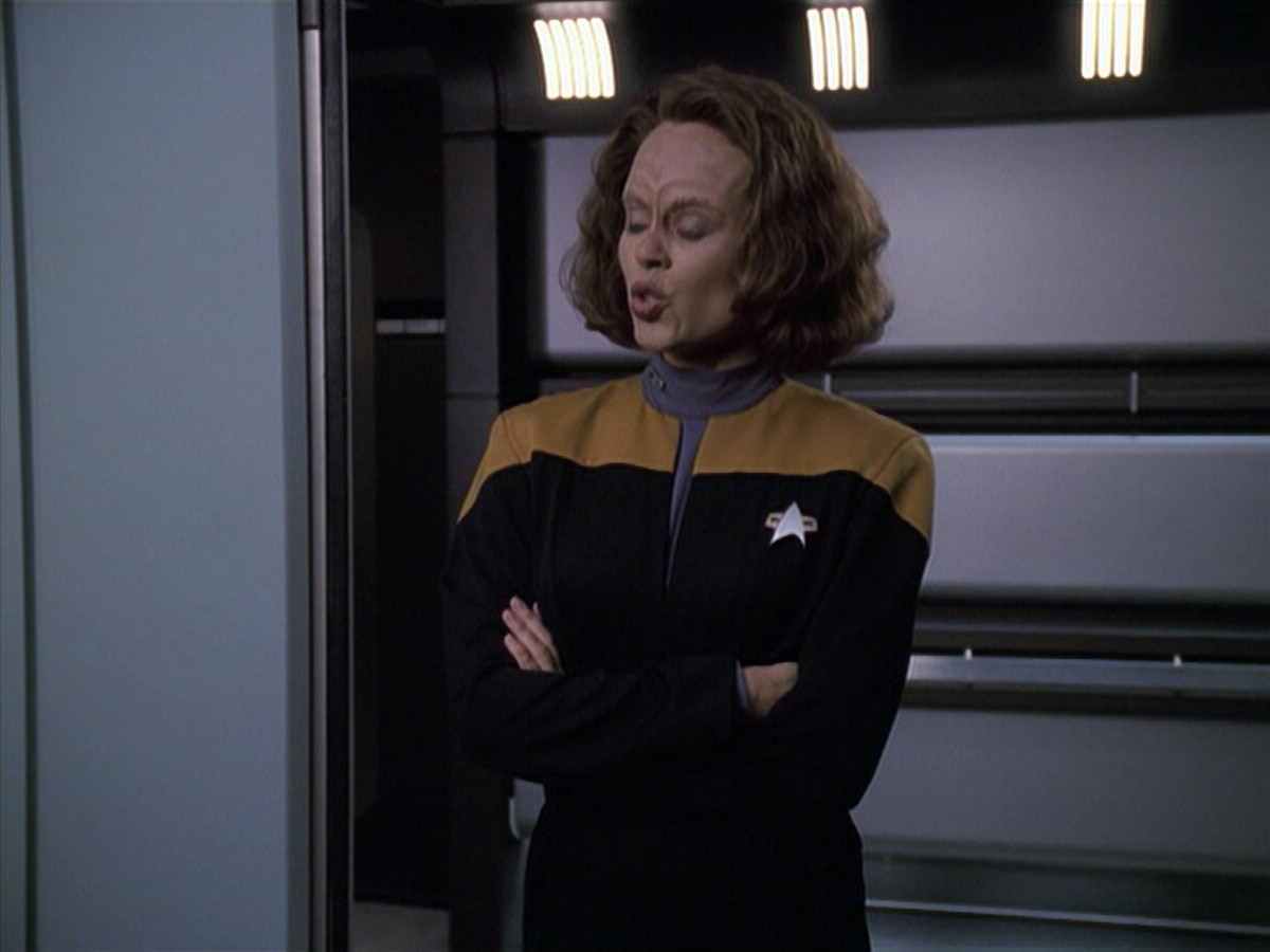 extant_StarTrek_VOY_6x13-Virtuoso_03027.jpg