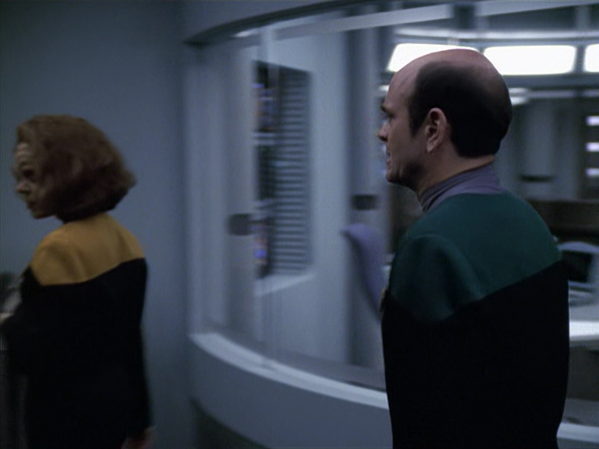 extant_StarTrek_VOY_6x13-Virtuoso_03046.jpg