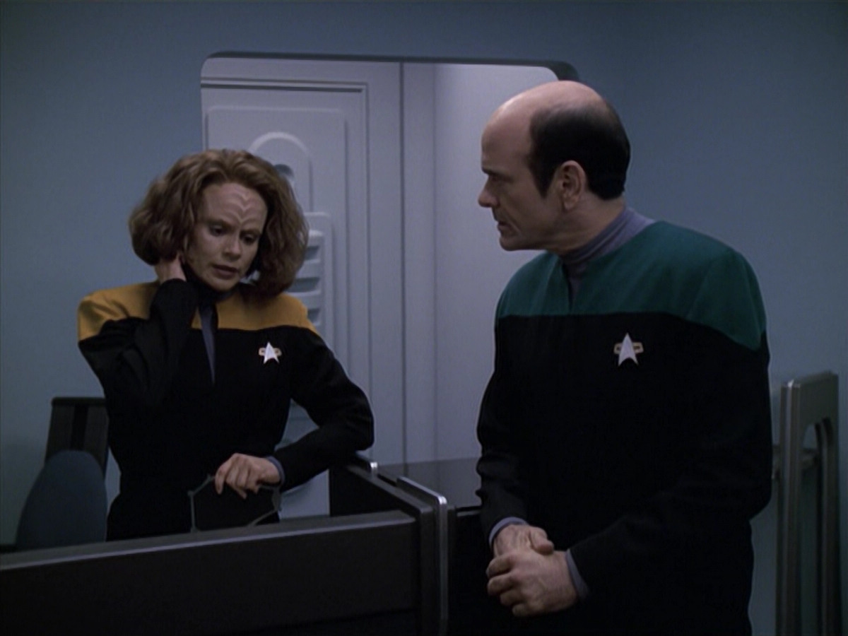 extant_StarTrek_VOY_6x13-Virtuoso_03069.jpg