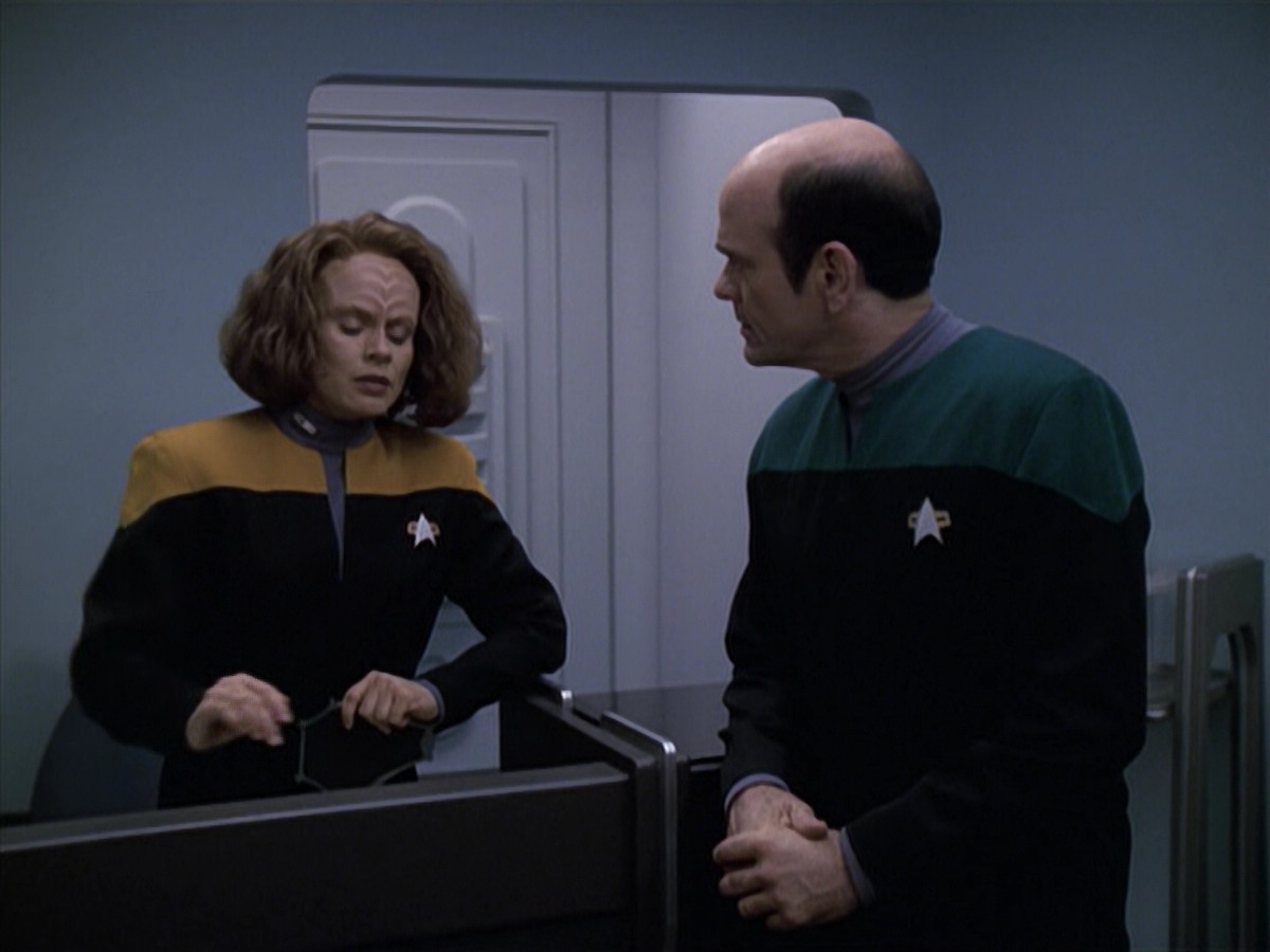 extant_StarTrek_VOY_6x13-Virtuoso_03070.jpg