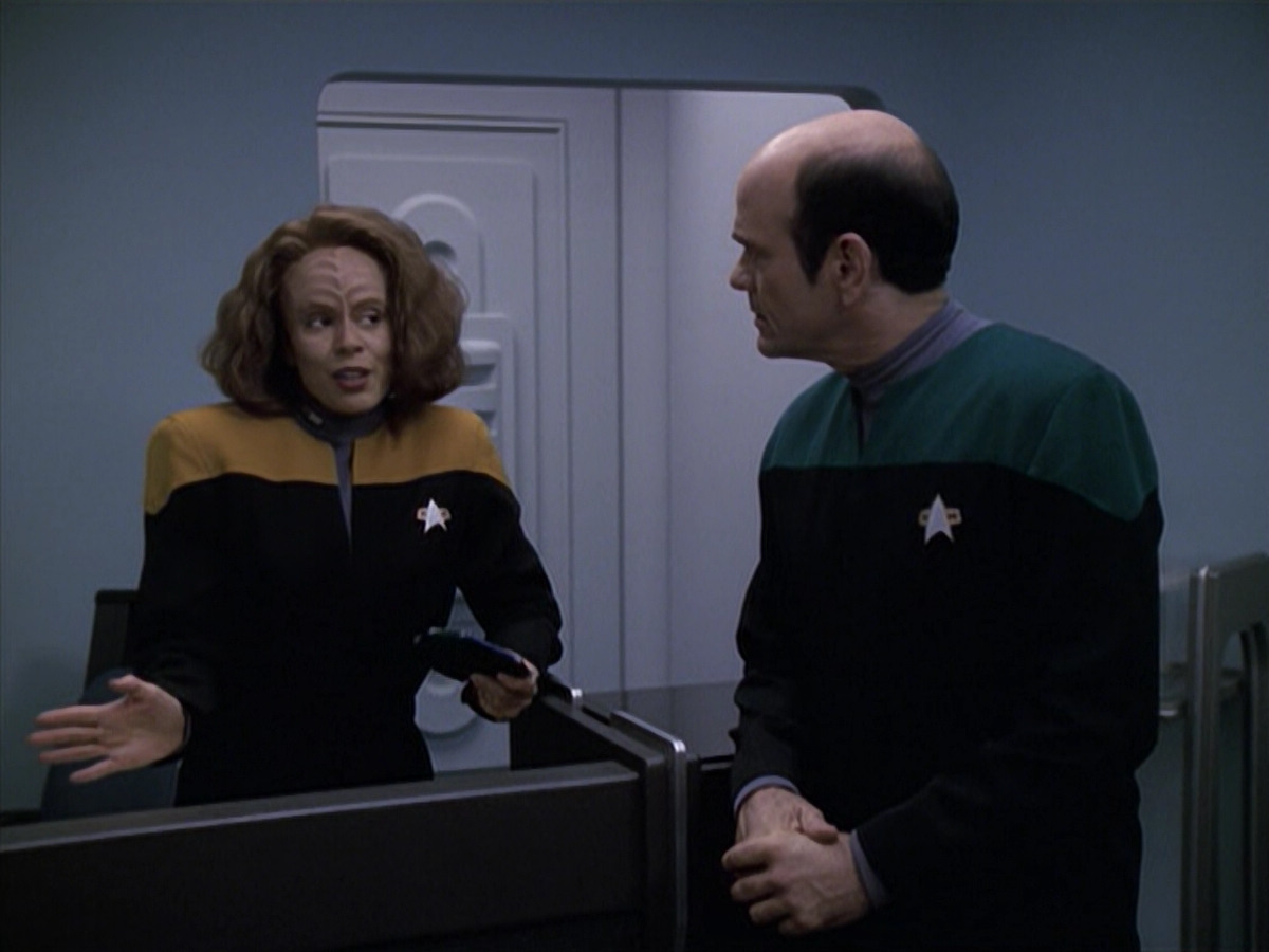 extant_StarTrek_VOY_6x13-Virtuoso_03071.jpg