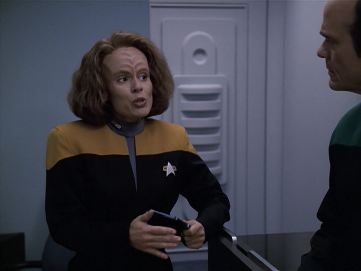 extant_StarTrek_VOY_6x13-Virtuoso_03084.jpg