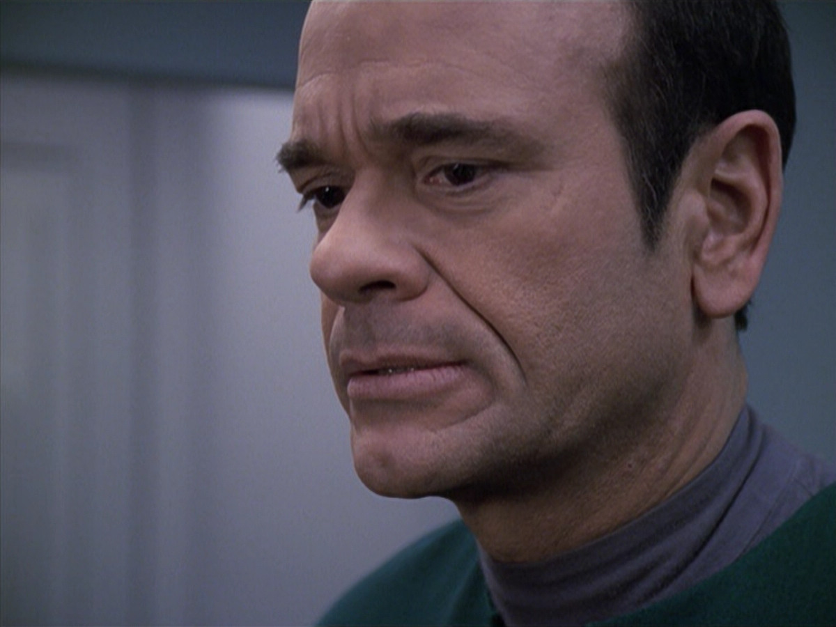 extant_StarTrek_VOY_6x13-Virtuoso_03104.jpg