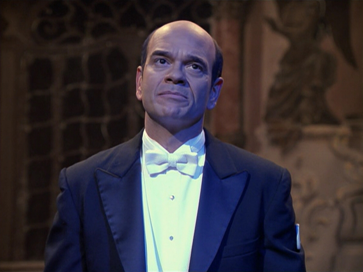 extant_StarTrek_VOY_6x13-Virtuoso_03134.jpg