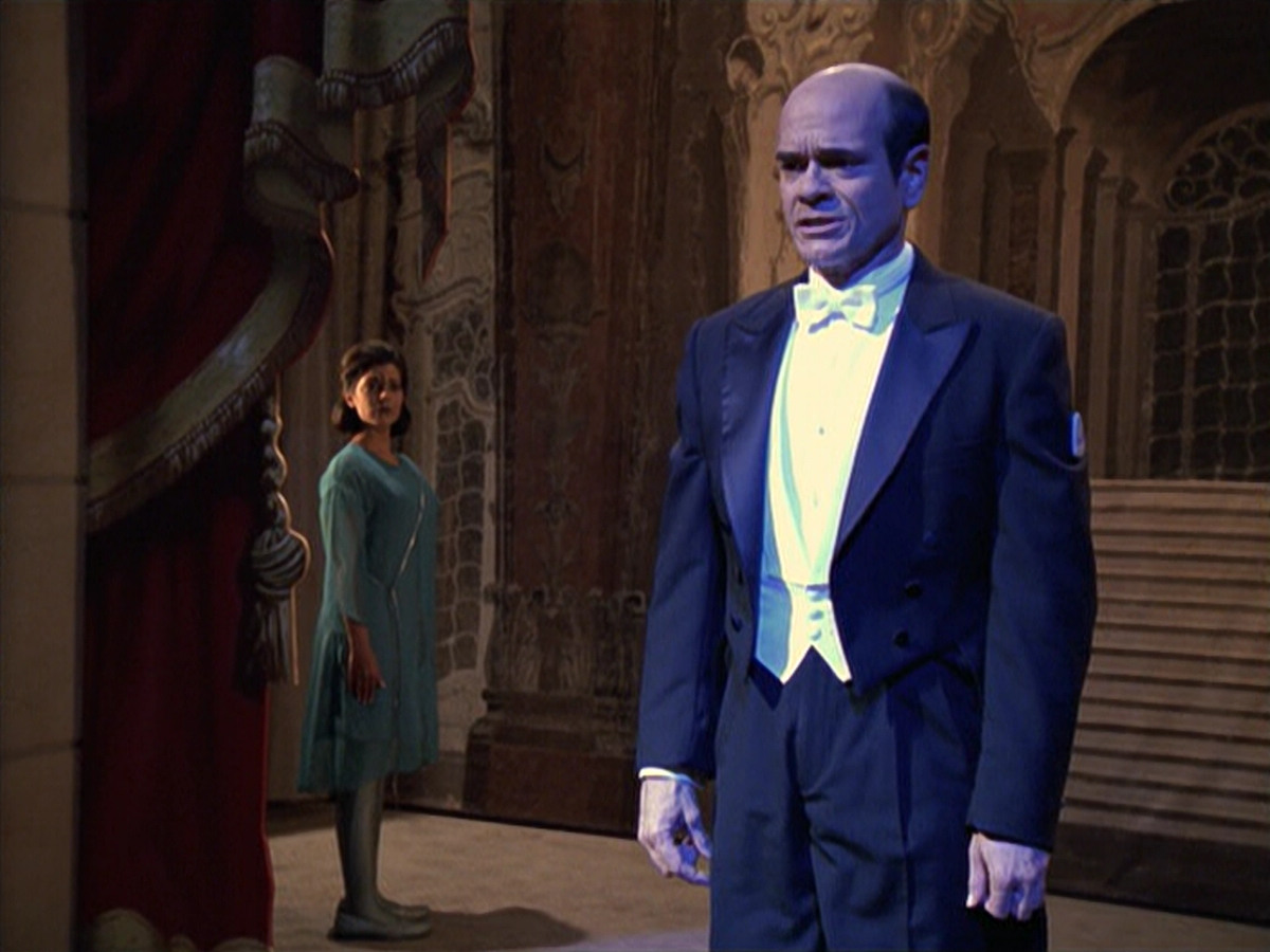 extant_StarTrek_VOY_6x13-Virtuoso_03249.jpg