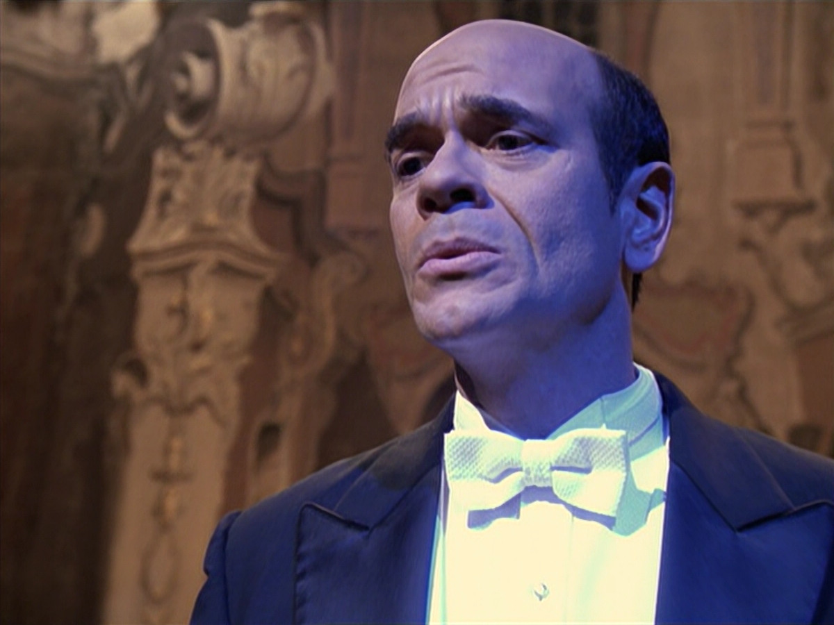 extant_StarTrek_VOY_6x13-Virtuoso_03269.jpg