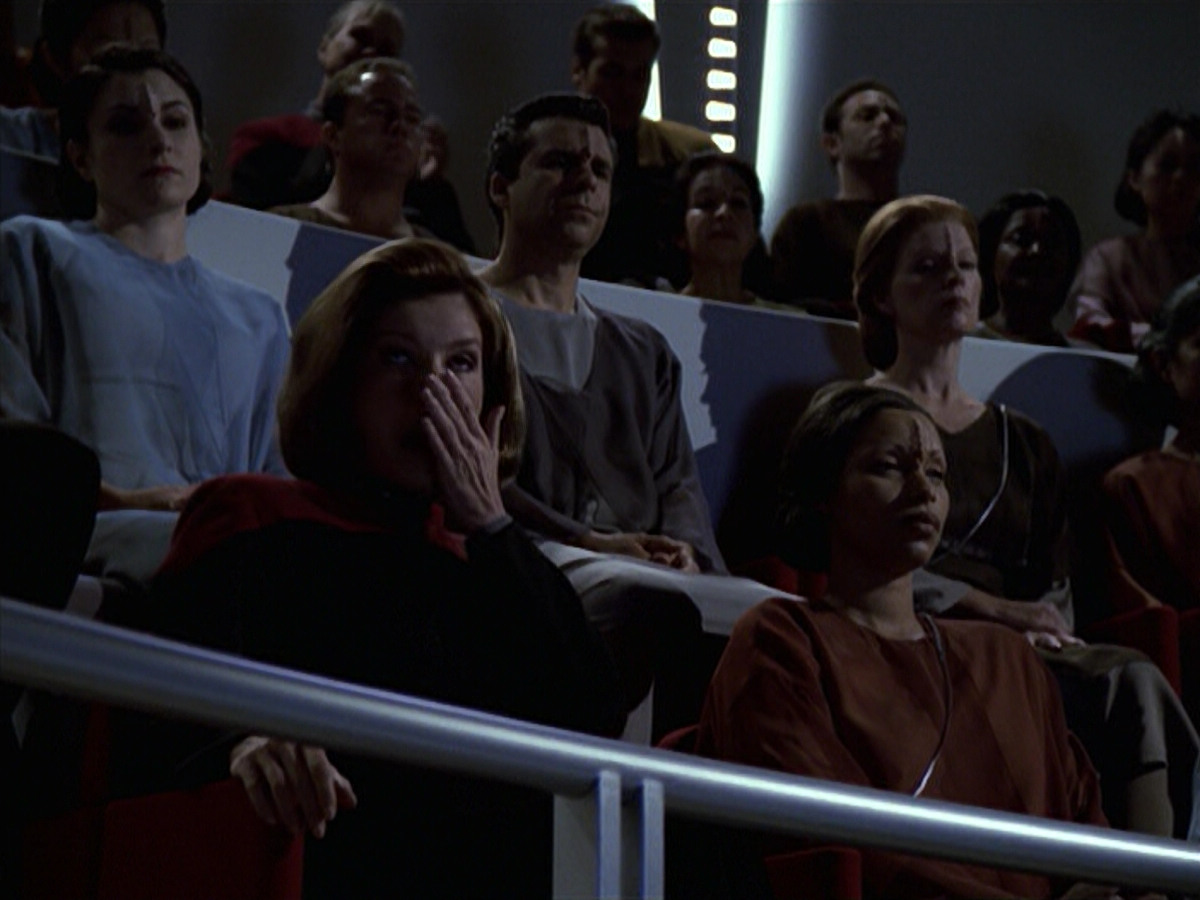 extant_StarTrek_VOY_6x13-Virtuoso_03278.jpg