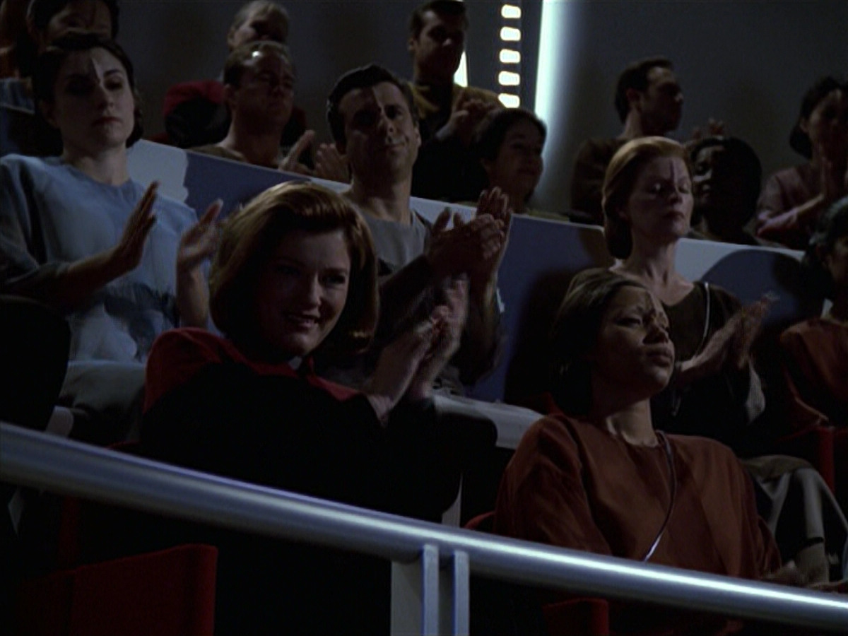 extant_StarTrek_VOY_6x13-Virtuoso_03281.jpg