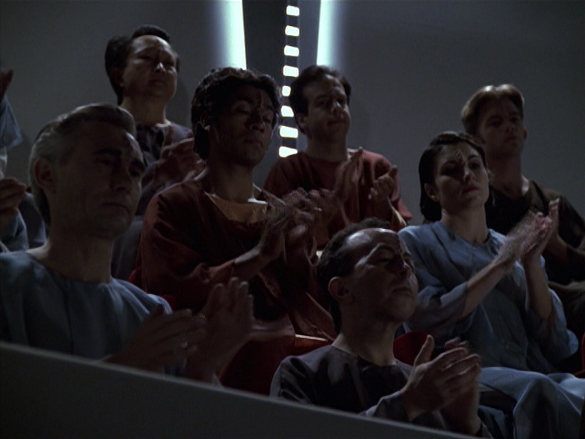 extant_StarTrek_VOY_6x13-Virtuoso_03286.jpg