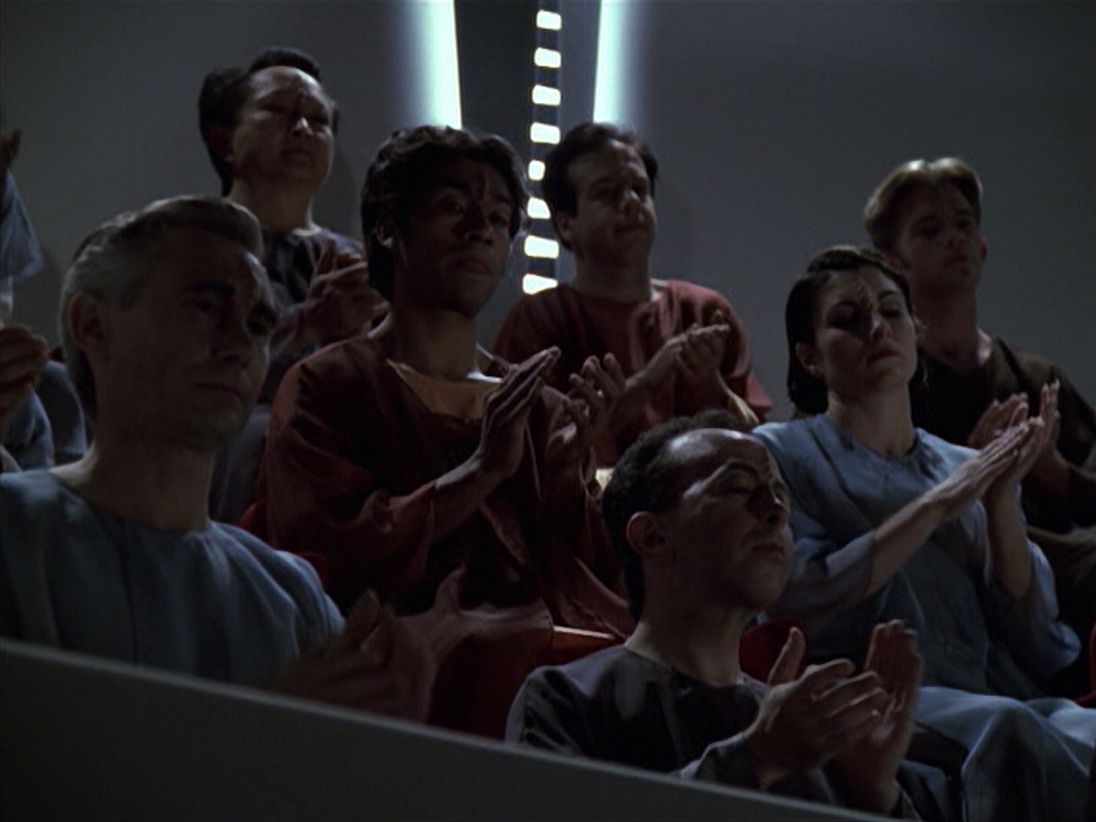 extant_StarTrek_VOY_6x13-Virtuoso_03287.jpg