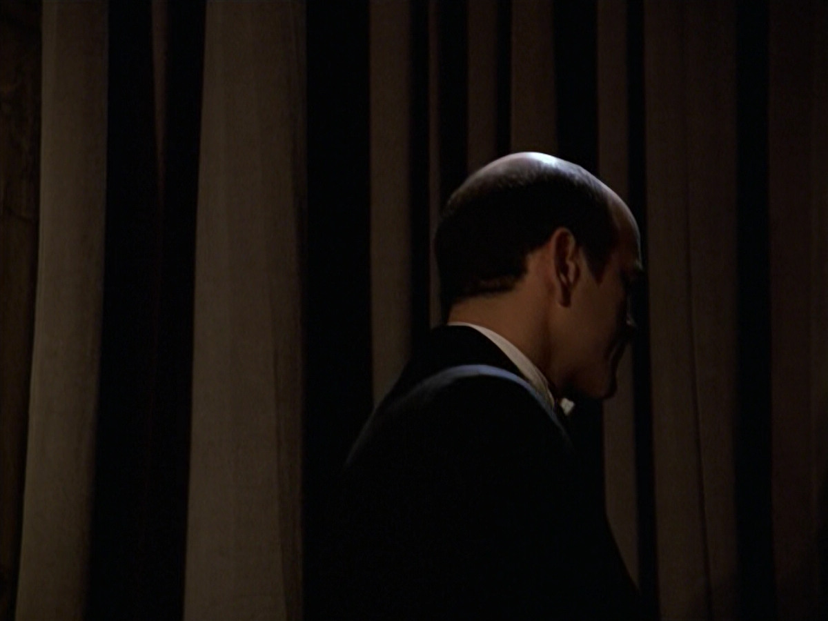 extant_StarTrek_VOY_6x13-Virtuoso_03317.jpg