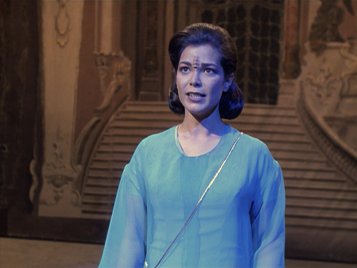 extant_StarTrek_VOY_6x13-Virtuoso_03325.jpg