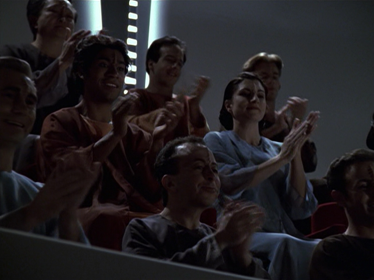 extant_StarTrek_VOY_6x13-Virtuoso_03344.jpg