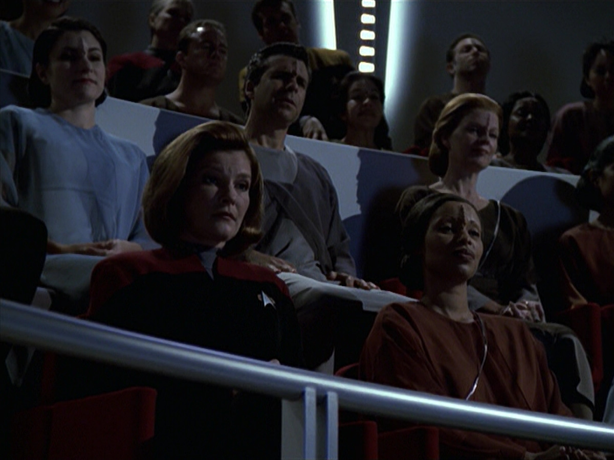 extant_StarTrek_VOY_6x13-Virtuoso_03359.jpg