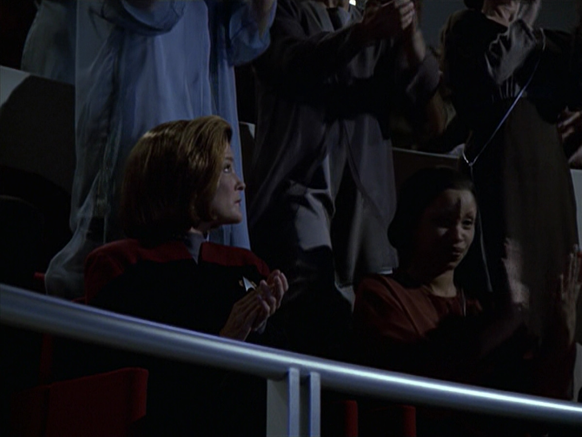 extant_StarTrek_VOY_6x13-Virtuoso_03388.jpg
