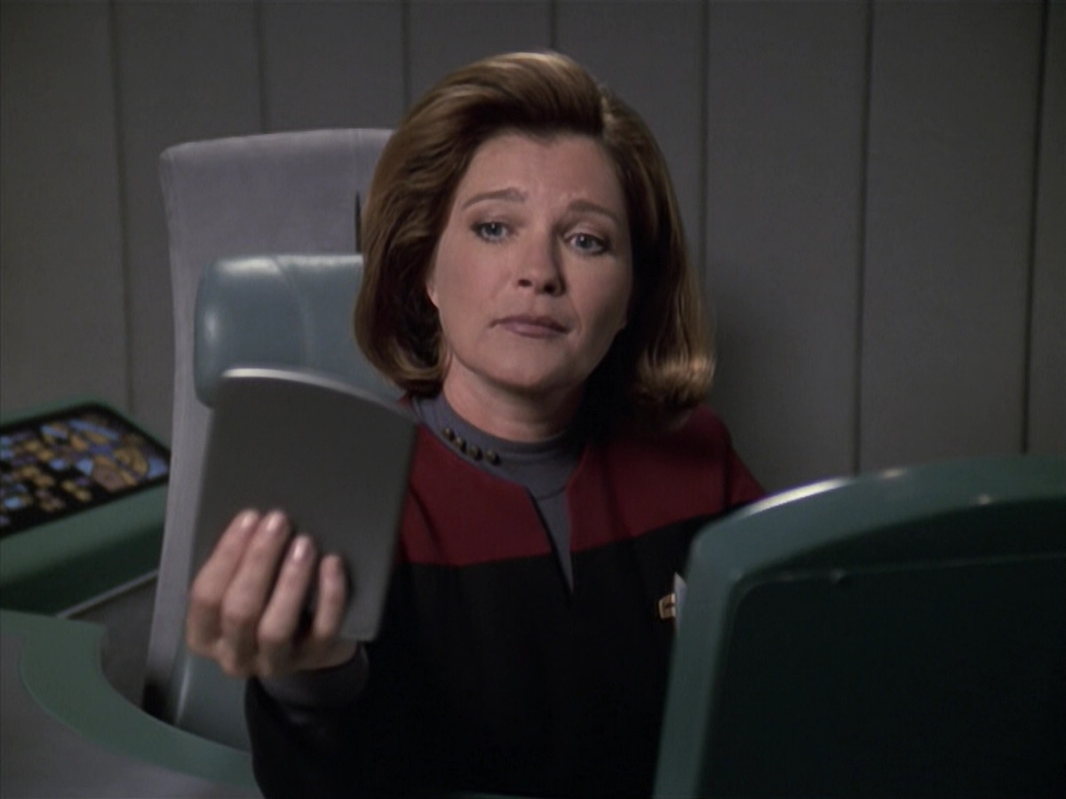 extant_StarTrek_VOY_6x13-Virtuoso_03432.jpg