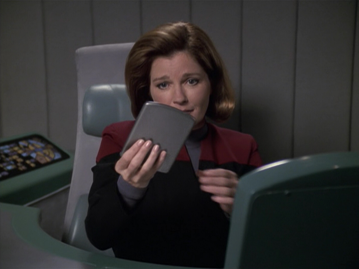 extant_StarTrek_VOY_6x13-Virtuoso_03433.jpg