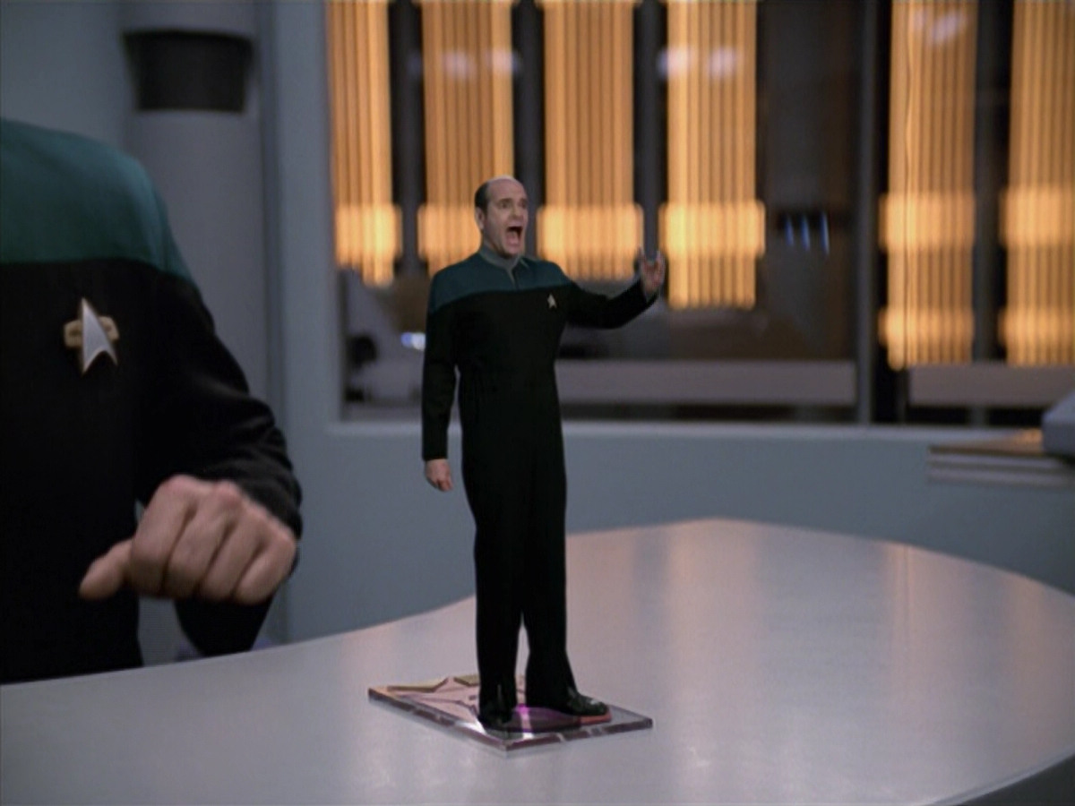 extant_StarTrek_VOY_6x13-Virtuoso_03508.jpg
