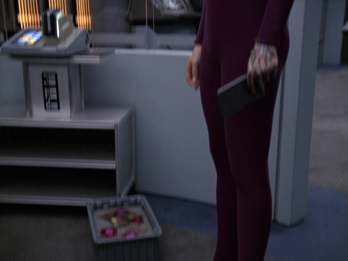 extant_StarTrek_VOY_6x13-Virtuoso_03514.jpg