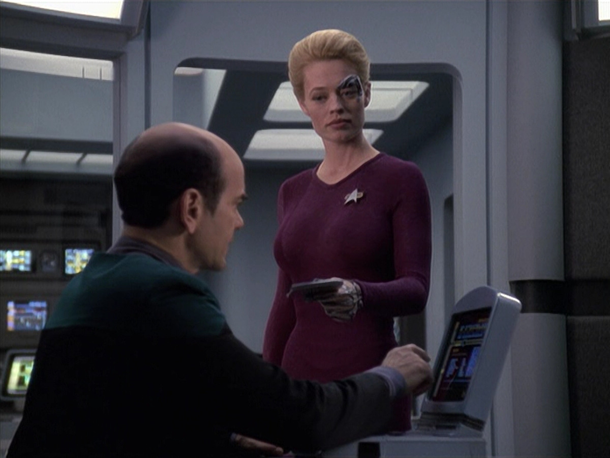 extant_StarTrek_VOY_6x13-Virtuoso_03529.jpg