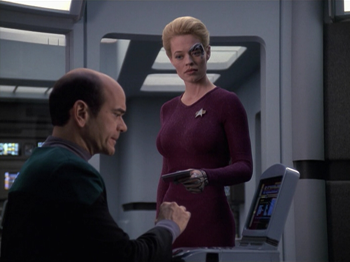 extant_StarTrek_VOY_6x13-Virtuoso_03533.jpg