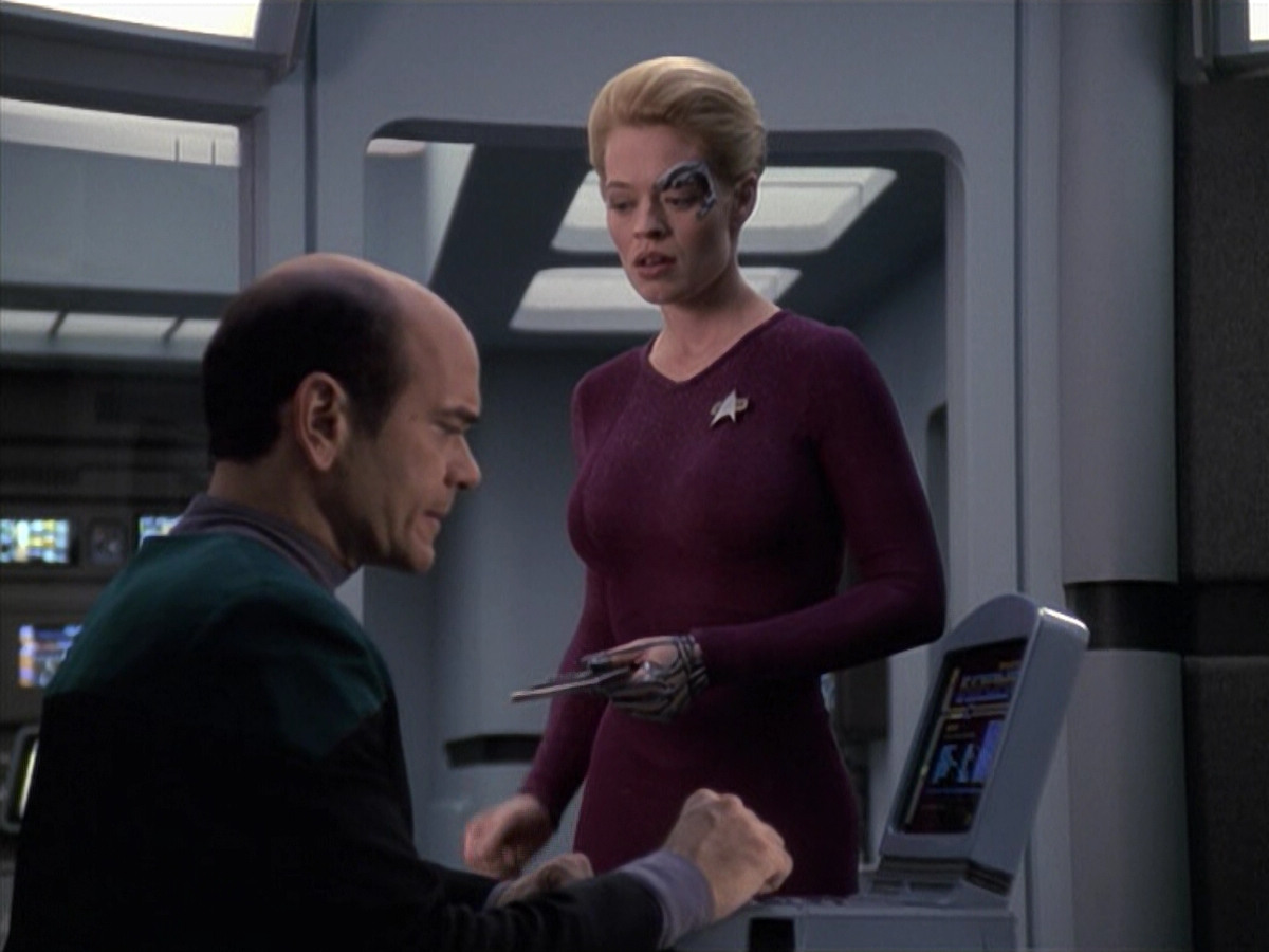 extant_StarTrek_VOY_6x13-Virtuoso_03535.jpg