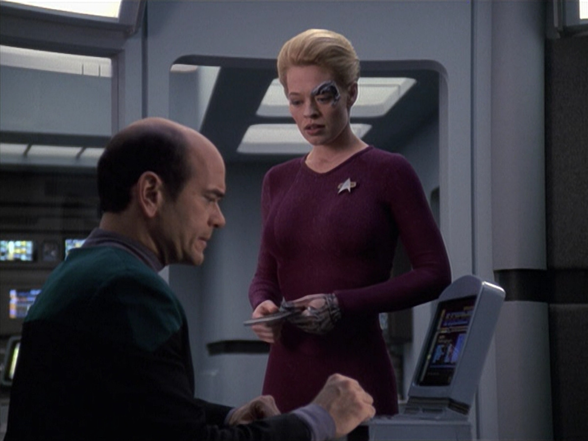 extant_StarTrek_VOY_6x13-Virtuoso_03536.jpg