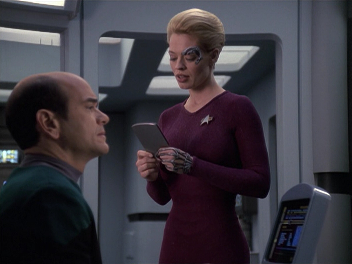 extant_StarTrek_VOY_6x13-Virtuoso_03547.jpg