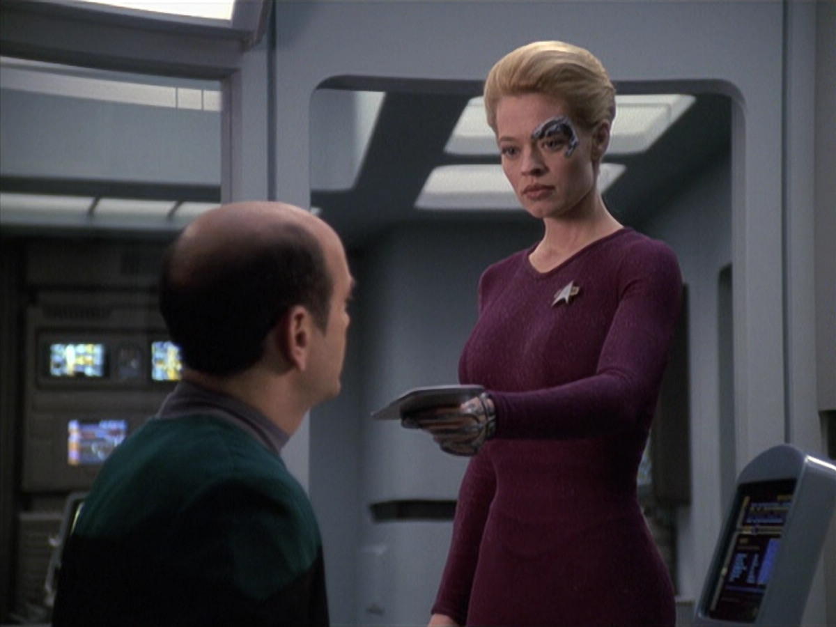extant_StarTrek_VOY_6x13-Virtuoso_03580.jpg