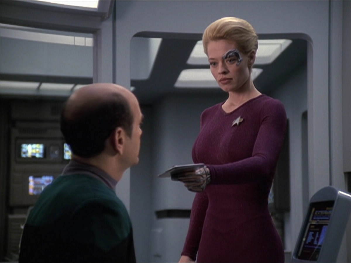 extant_StarTrek_VOY_6x13-Virtuoso_03581.jpg