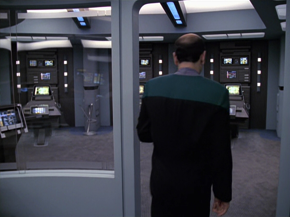 extant_StarTrek_VOY_6x13-Virtuoso_03609.jpg