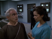 extant_StarTrek_VOY_6x13-Virtuoso_00102.jpg