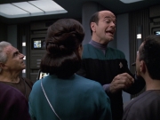 extant_StarTrek_VOY_6x13-Virtuoso_00561.jpg