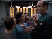 extant_StarTrek_VOY_6x13-Virtuoso_00564.jpg